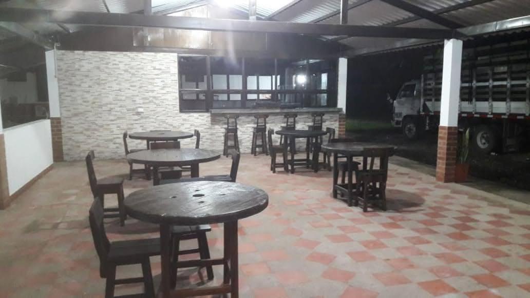 מונטנגרו Finca Hotel El Saman De Alto Bonito מראה חיצוני תמונה