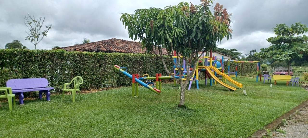 מונטנגרו Finca Hotel El Saman De Alto Bonito מראה חיצוני תמונה