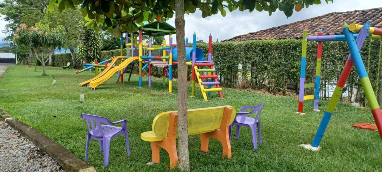 מונטנגרו Finca Hotel El Saman De Alto Bonito מראה חיצוני תמונה