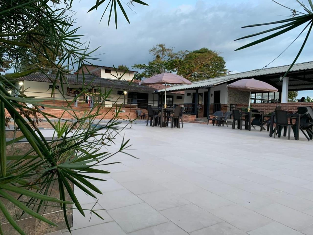 מונטנגרו Finca Hotel El Saman De Alto Bonito מראה חיצוני תמונה